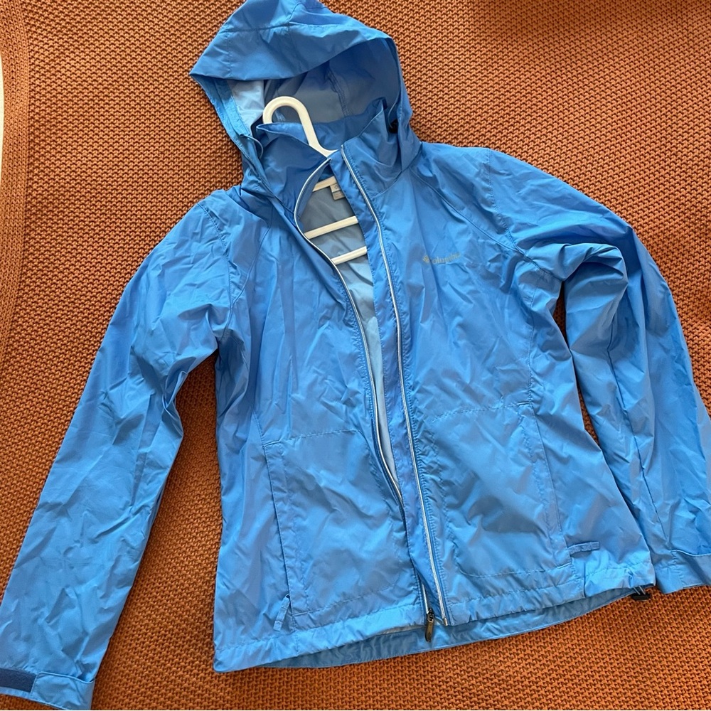 Columbia sz M Women’s Light Blue Hooded Rain Jacket